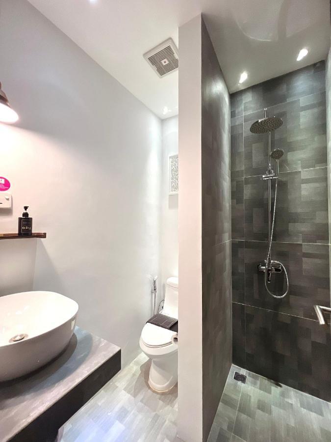 Oxy Suites G-03 At Shop House Meisterstadt Pollux Habibie Batam Esterno foto